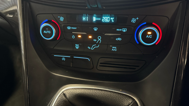 Ford Kuga 1.5 TDCi Titanium Edition 5dr 2WD Diesel Estate